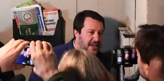 salvini e il citofono