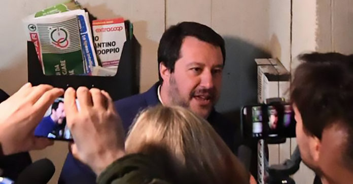 salvini e il citofono